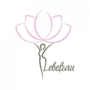 Logodesign für ein Gesundheitsunternehmen: Silhouette eine Frau in grün mit Armen nach oben und über dieser Frau ist eine Lotusblume in rosa. Ein Bein ist angewinkelt und ergibt den Buchstaben "L" worauf dann "Lebefrau" entsteht. | Kremer Signature Design